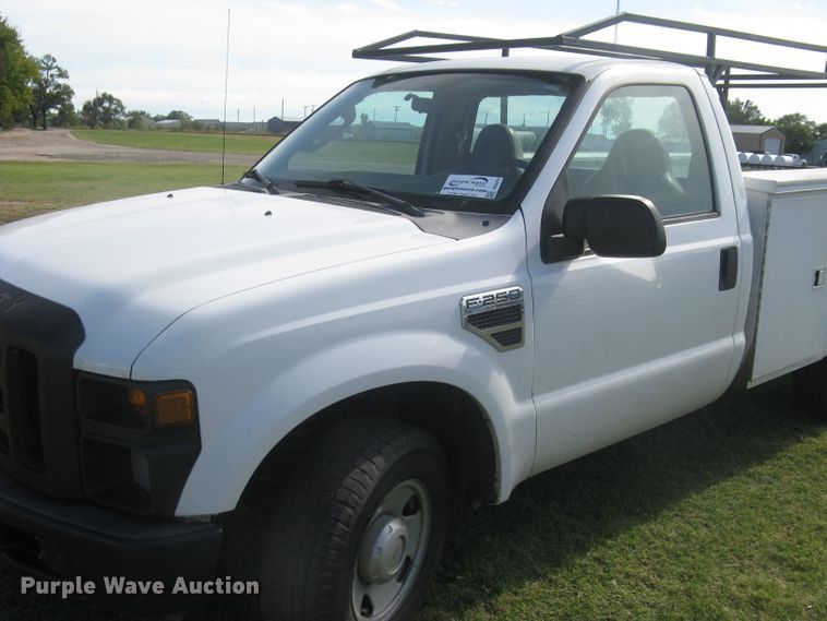 image for item DG5314 2008 Ford F250 Super Duty XL  utility bed pickup truck