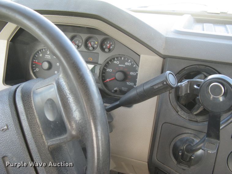 image for item DG5314 2008 Ford F250 Super Duty XL  utility bed pickup truck