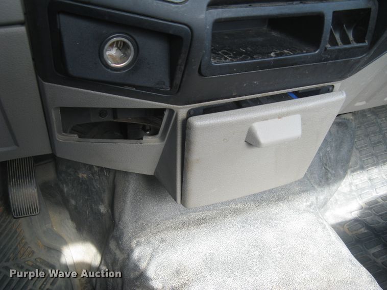 image for item DG5314 2008 Ford F250 Super Duty XL  utility bed pickup truck