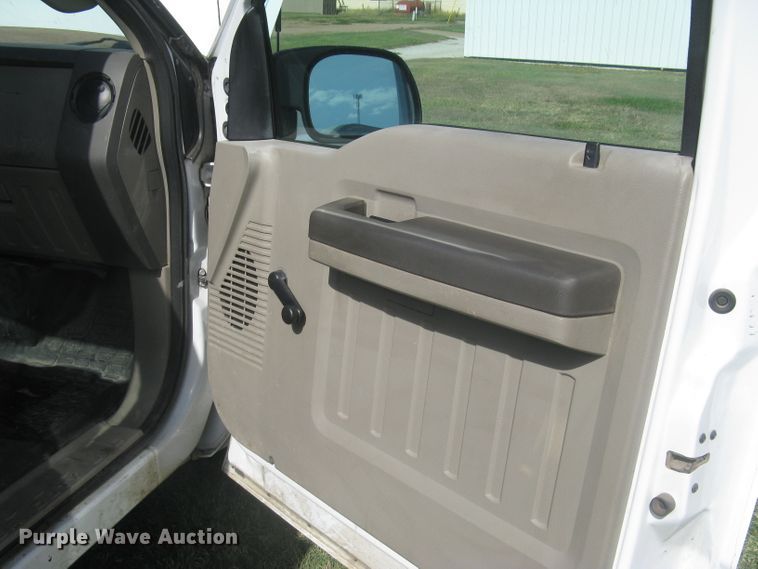 image for item DG5314 2008 Ford F250 Super Duty XL  utility bed pickup truck