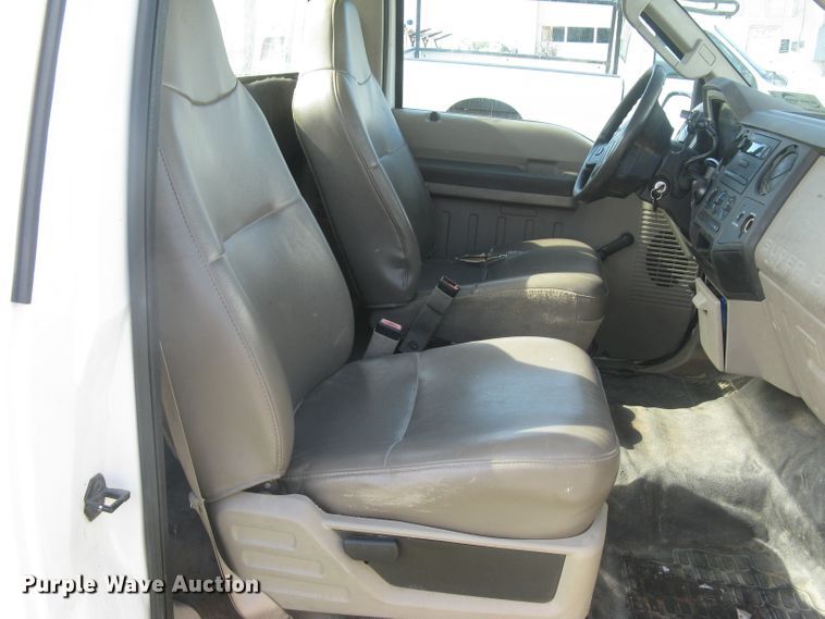 image for item DG5314 2008 Ford F250 Super Duty XL  utility bed pickup truck