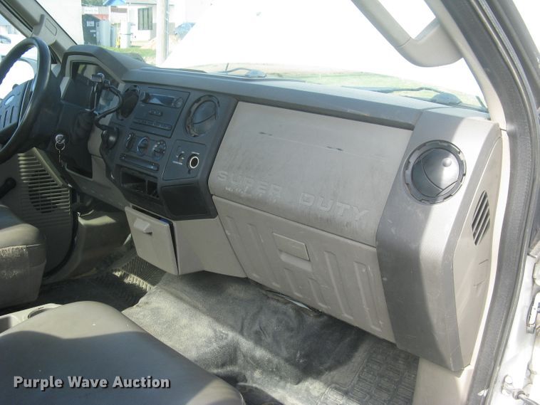 image for item DG5314 2008 Ford F250 Super Duty XL  utility bed pickup truck