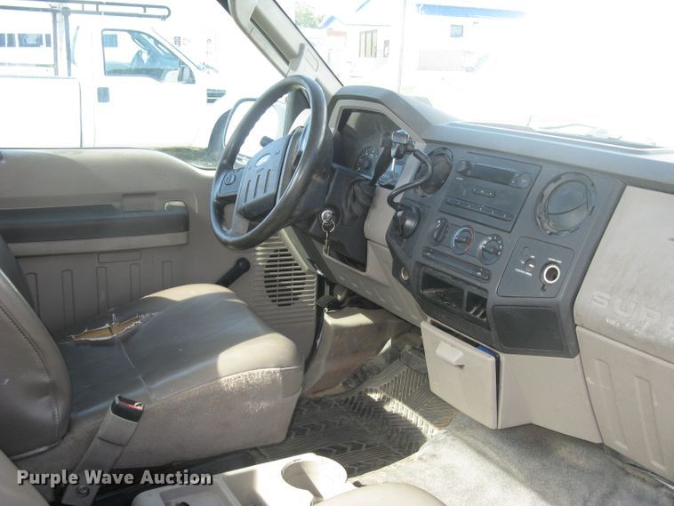 image for item DG5314 2008 Ford F250 Super Duty XL  utility bed pickup truck
