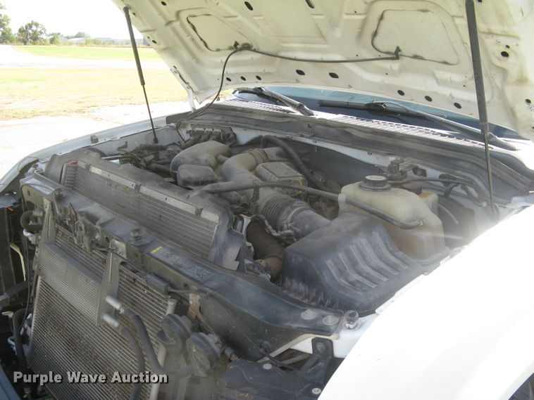 image for item DG5314 2008 Ford F250 Super Duty XL  utility bed pickup truck