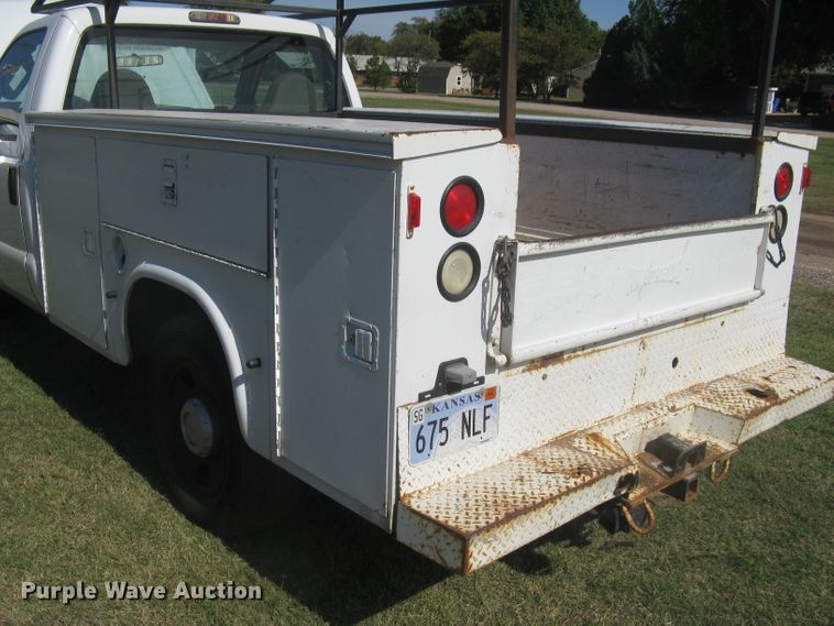 image for item DG5314 2008 Ford F250 Super Duty XL  utility bed pickup truck