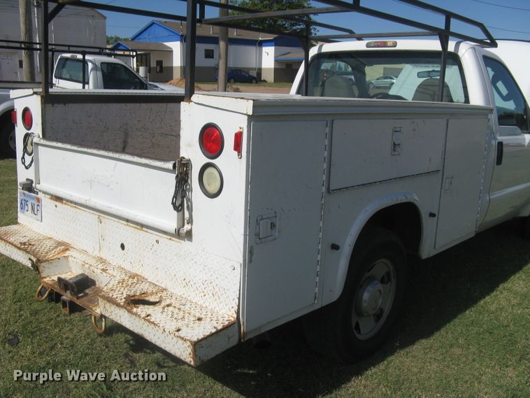 image for item DG5314 2008 Ford F250 Super Duty XL  utility bed pickup truck