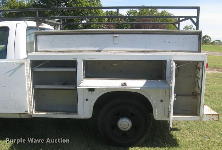 image for item DG5314 2008 Ford F250 Super Duty XL  utility bed pickup truck