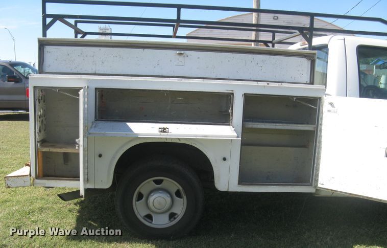 image for item DG5314 2008 Ford F250 Super Duty XL  utility bed pickup truck