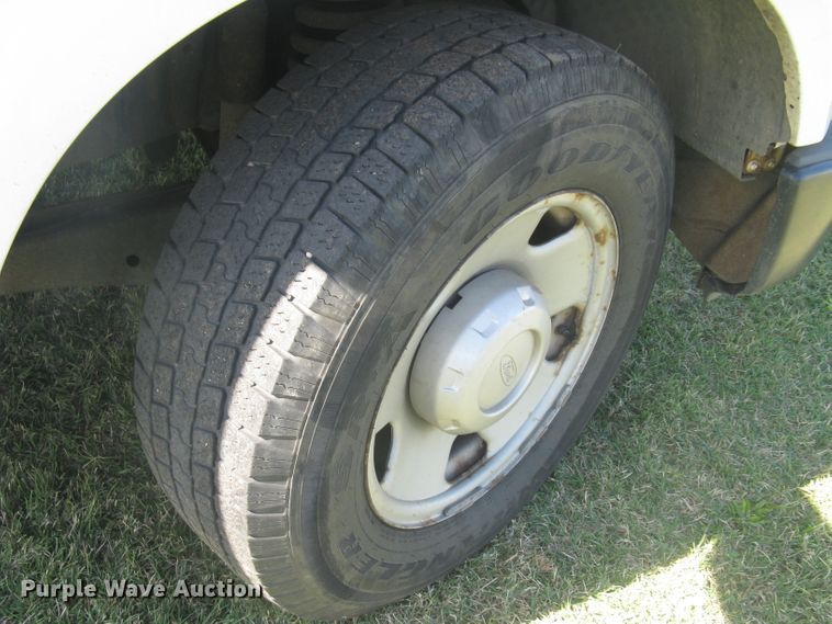 image for item DG5314 2008 Ford F250 Super Duty XL  utility bed pickup truck