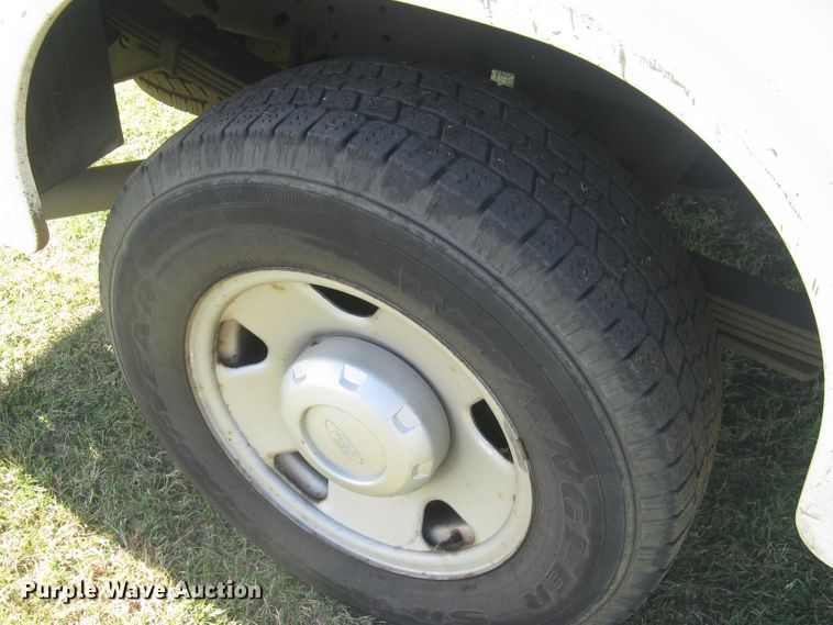 image for item DG5314 2008 Ford F250 Super Duty XL  utility bed pickup truck