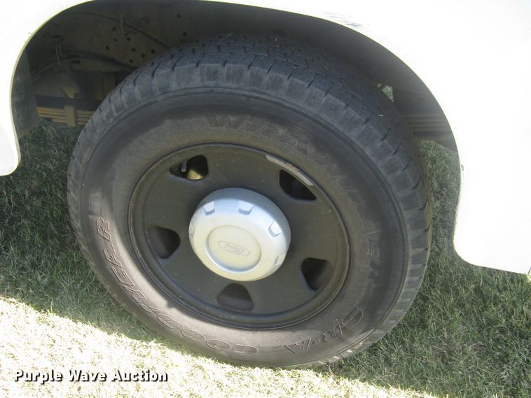 image for item DG5314 2008 Ford F250 Super Duty XL  utility bed pickup truck