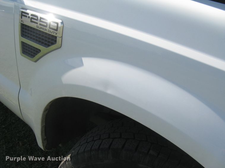 image for item DG5314 2008 Ford F250 Super Duty XL  utility bed pickup truck