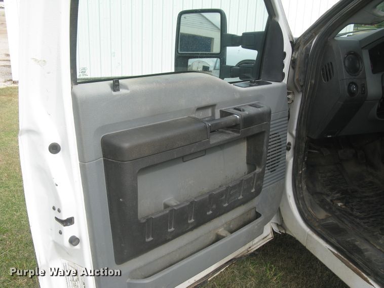 image for item DG5317 2012 Ford F250 Super Duty XL  SuperCab utility bed pickup truck