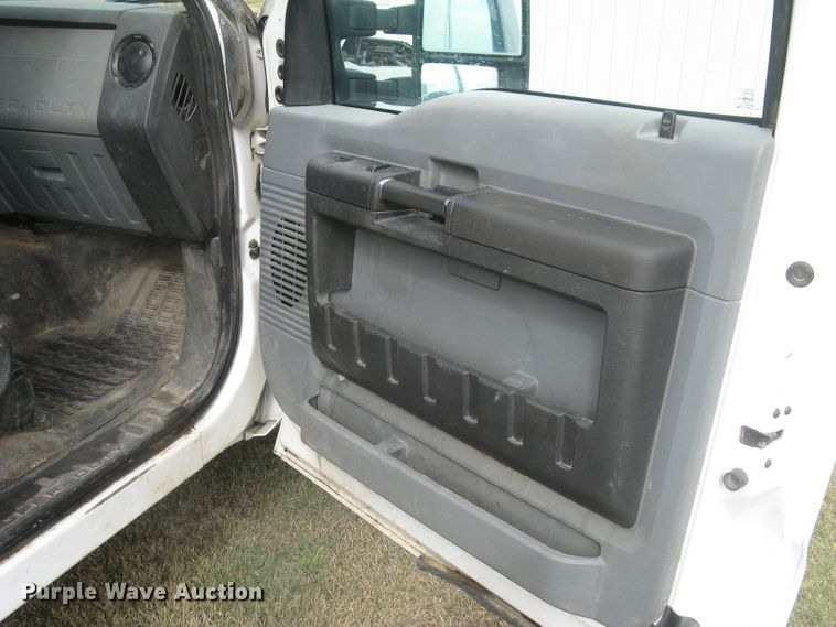 image for item DG5317 2012 Ford F250 Super Duty XL  SuperCab utility bed pickup truck