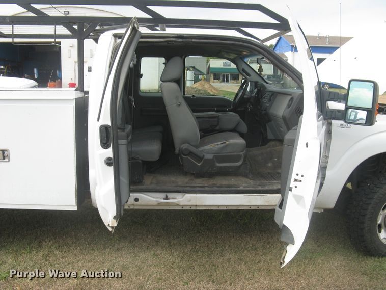 image for item DG5317 2012 Ford F250 Super Duty XL  SuperCab utility bed pickup truck