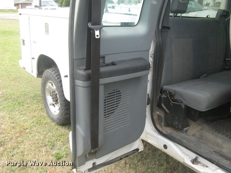 image for item DG5317 2012 Ford F250 Super Duty XL  SuperCab utility bed pickup truck