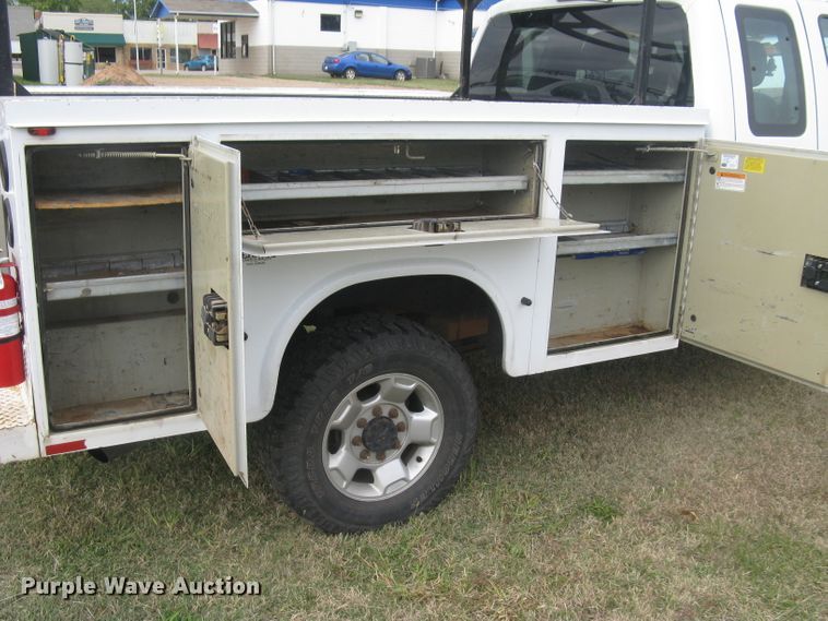 image for item DG5317 2012 Ford F250 Super Duty XL  SuperCab utility bed pickup truck