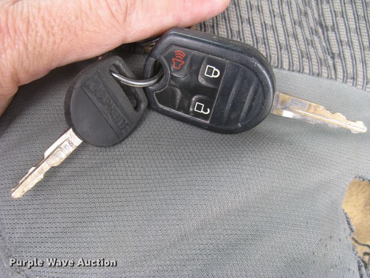 image for item DG5317 2012 Ford F250 Super Duty XL  SuperCab utility bed pickup truck