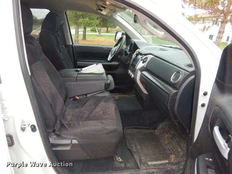 image for item DJ6101 2020 Toyota Tundra  Double Cab pickup truck