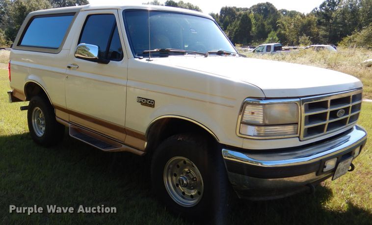 image for item DJ7414 1995 Ford Bronco  SUV