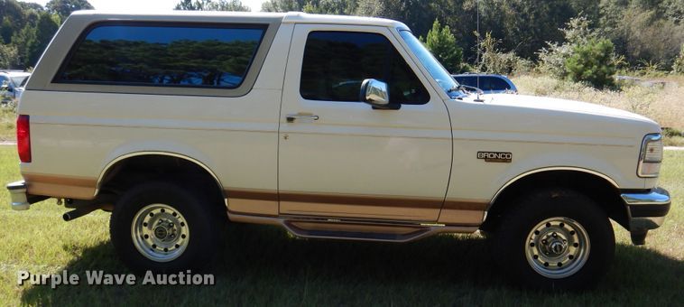 image for item DJ7414 1995 Ford Bronco  SUV