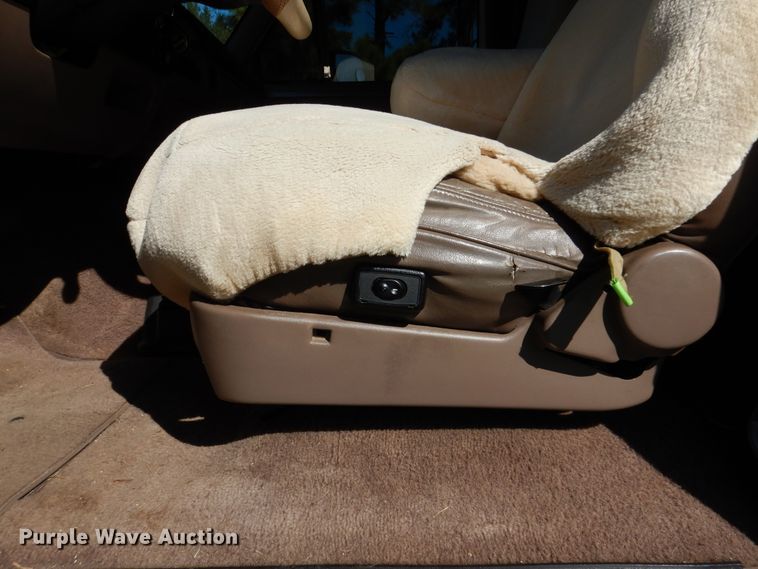 image for item DJ7414 1995 Ford Bronco  SUV