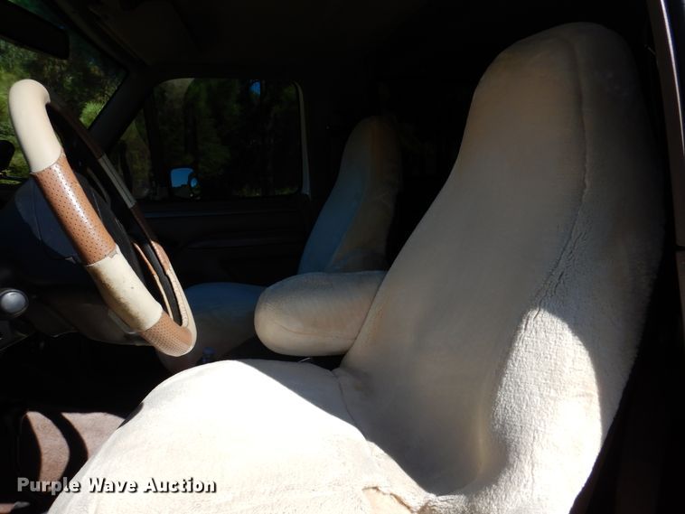 image for item DJ7414 1995 Ford Bronco  SUV