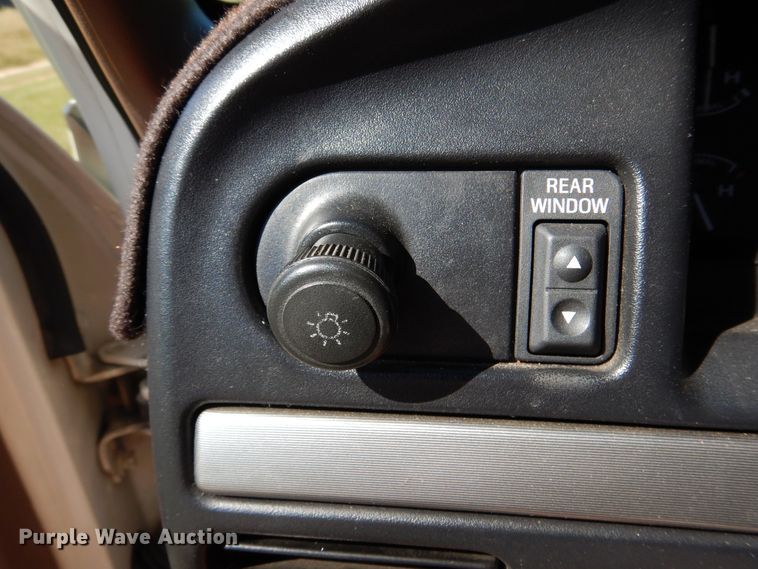 image for item DJ7414 1995 Ford Bronco  SUV