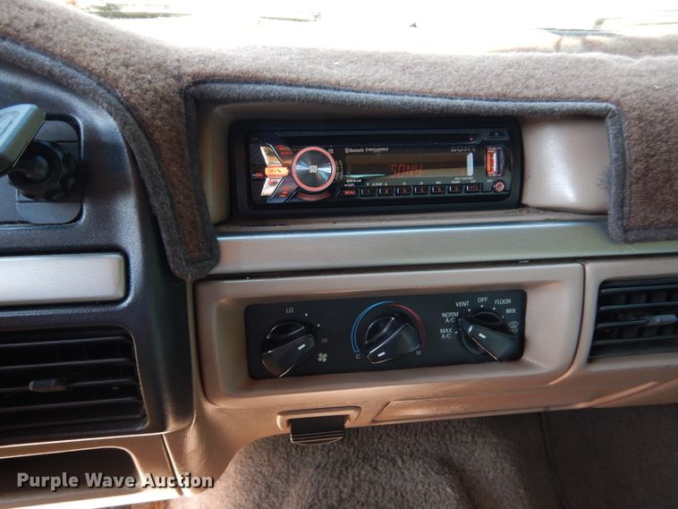 image for item DJ7414 1995 Ford Bronco  SUV