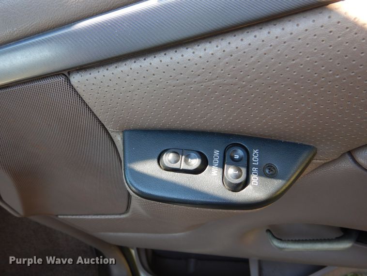 image for item DJ7414 1995 Ford Bronco  SUV