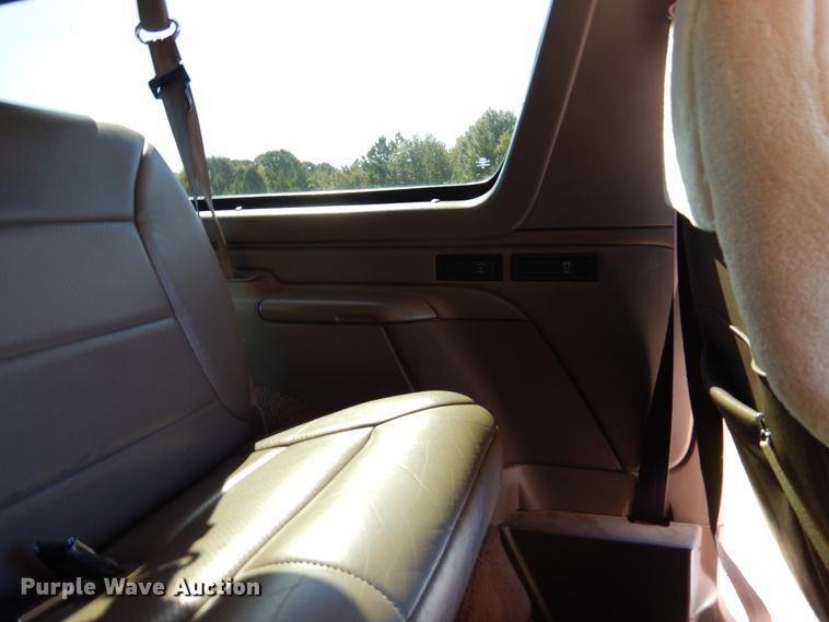 image for item DJ7414 1995 Ford Bronco  SUV