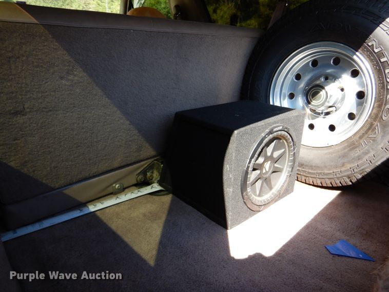 image for item DJ7414 1995 Ford Bronco  SUV