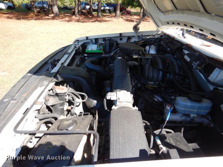 image for item DJ7414 1995 Ford Bronco  SUV