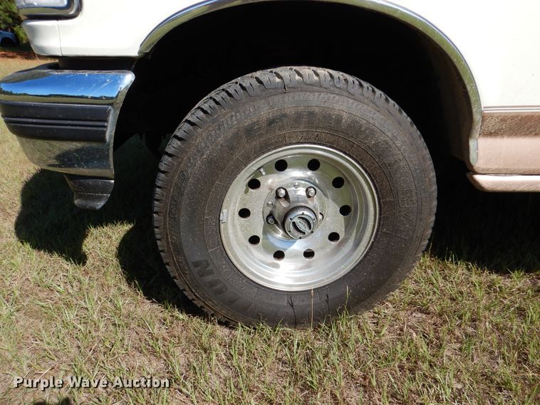 image for item DJ7414 1995 Ford Bronco  SUV