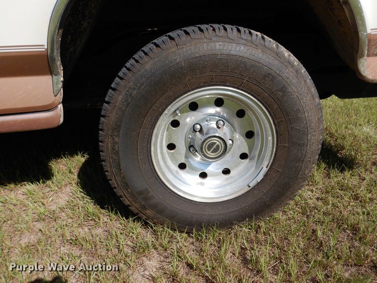 image for item DJ7414 1995 Ford Bronco  SUV