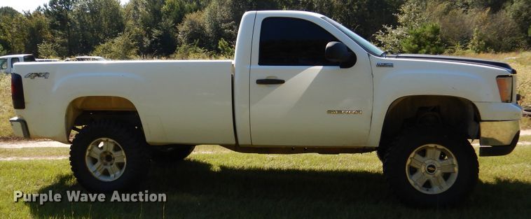image for item DJ7415 2011 GMC Sierra 1500  pickup truck