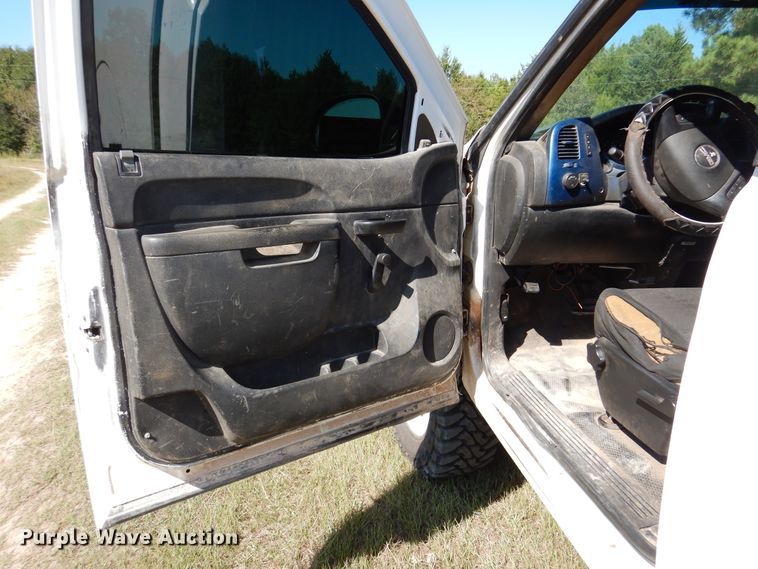 image for item DJ7415 2011 GMC Sierra 1500  pickup truck