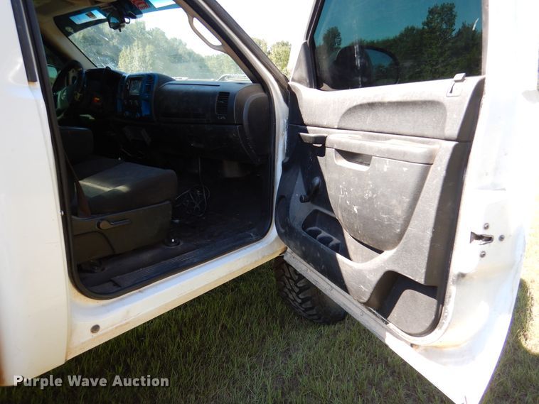 image for item DJ7415 2011 GMC Sierra 1500  pickup truck