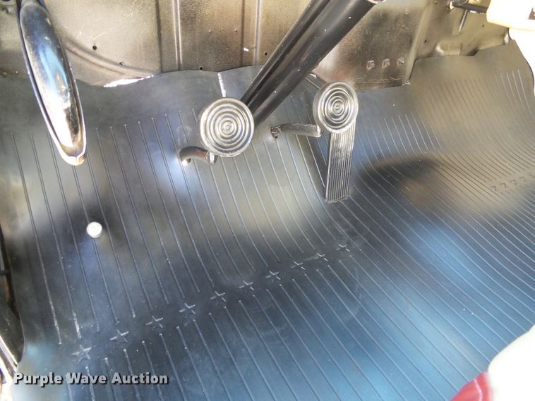 image for item DJ7501 1955 Ford F100  flatbed pickup truck