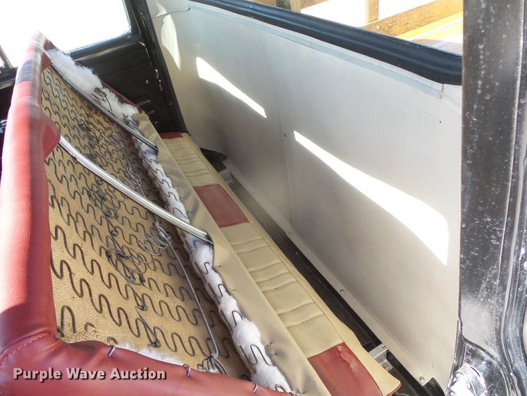 image for item DJ7501 1955 Ford F100  flatbed pickup truck