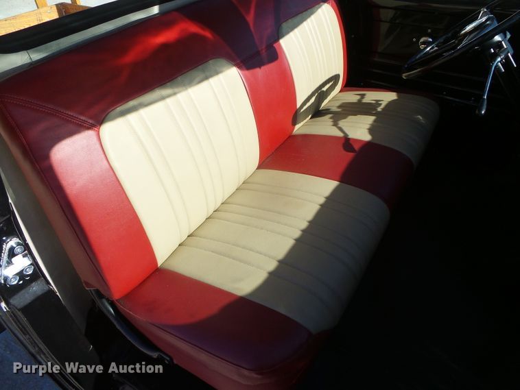 image for item DJ7501 1955 Ford F100  flatbed pickup truck