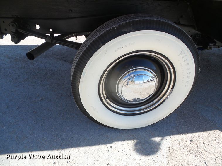 image for item DJ7501 1955 Ford F100  flatbed pickup truck