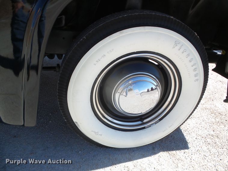 image for item DJ7501 1955 Ford F100  flatbed pickup truck