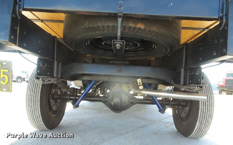 image for item DJ7501 1955 Ford F100  flatbed pickup truck