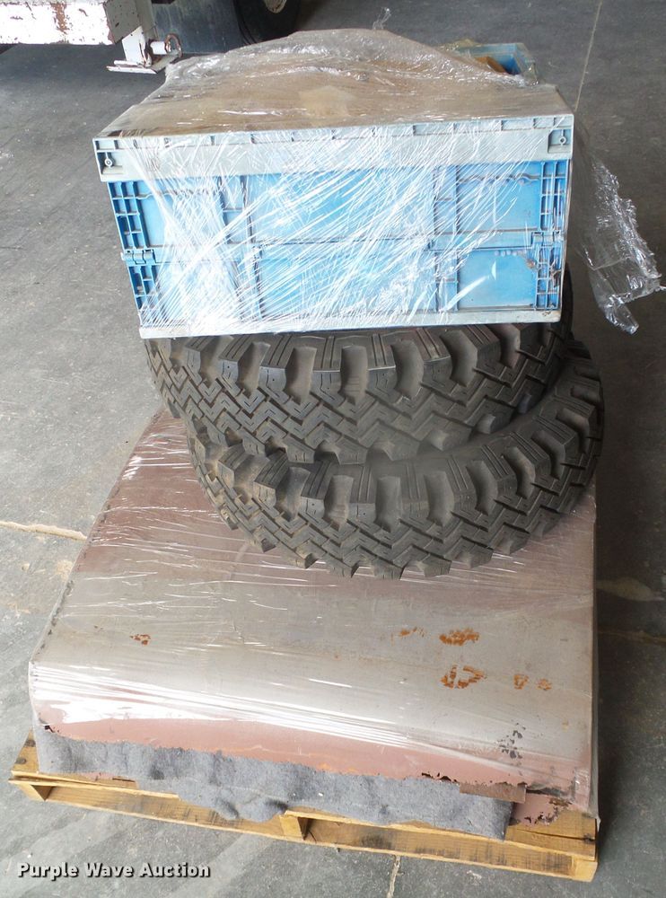 image for item DJ7501 1955 Ford F100  flatbed pickup truck