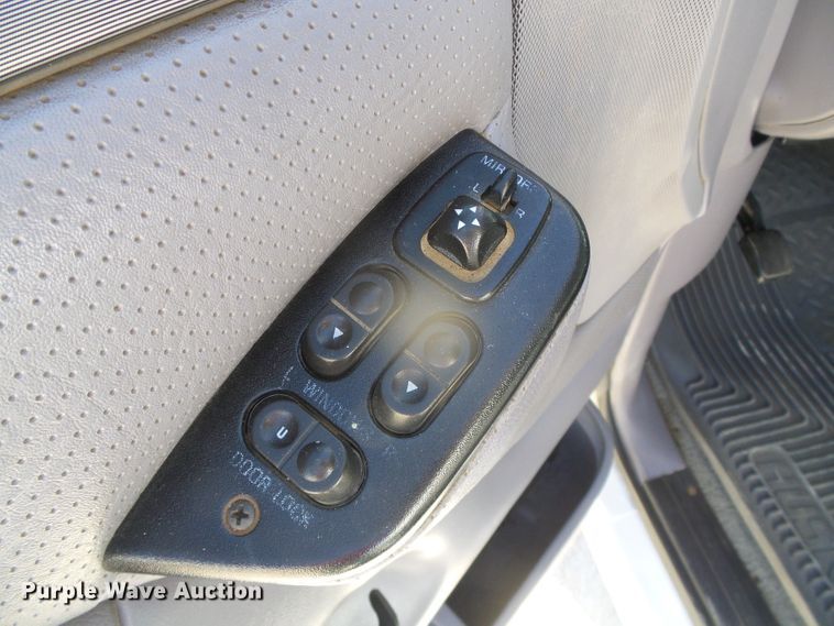 image for item DJ7539 1994 Ford Bronco XLT  SUV