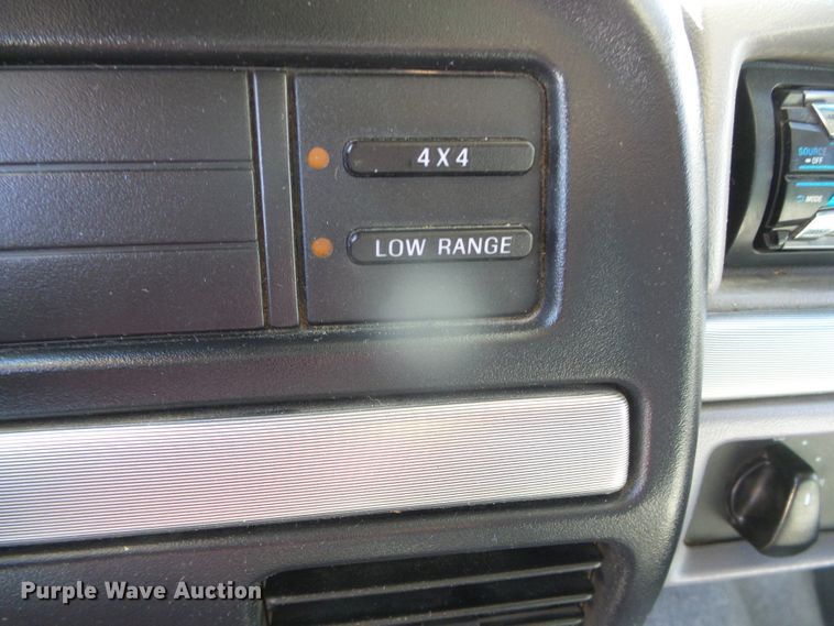 image for item DJ7539 1994 Ford Bronco XLT  SUV
