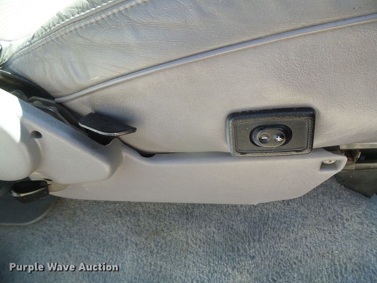 image for item DJ7539 1994 Ford Bronco XLT  SUV