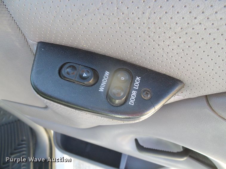 image for item DJ7539 1994 Ford Bronco XLT  SUV