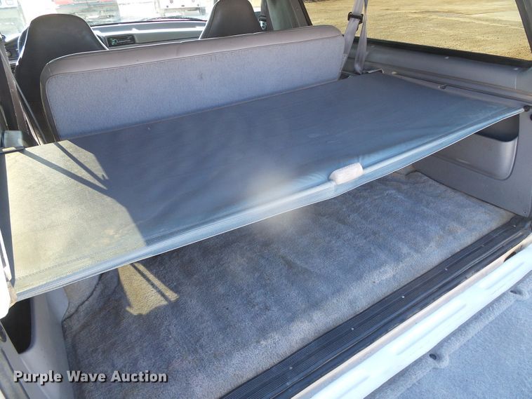 image for item DJ7539 1994 Ford Bronco XLT  SUV